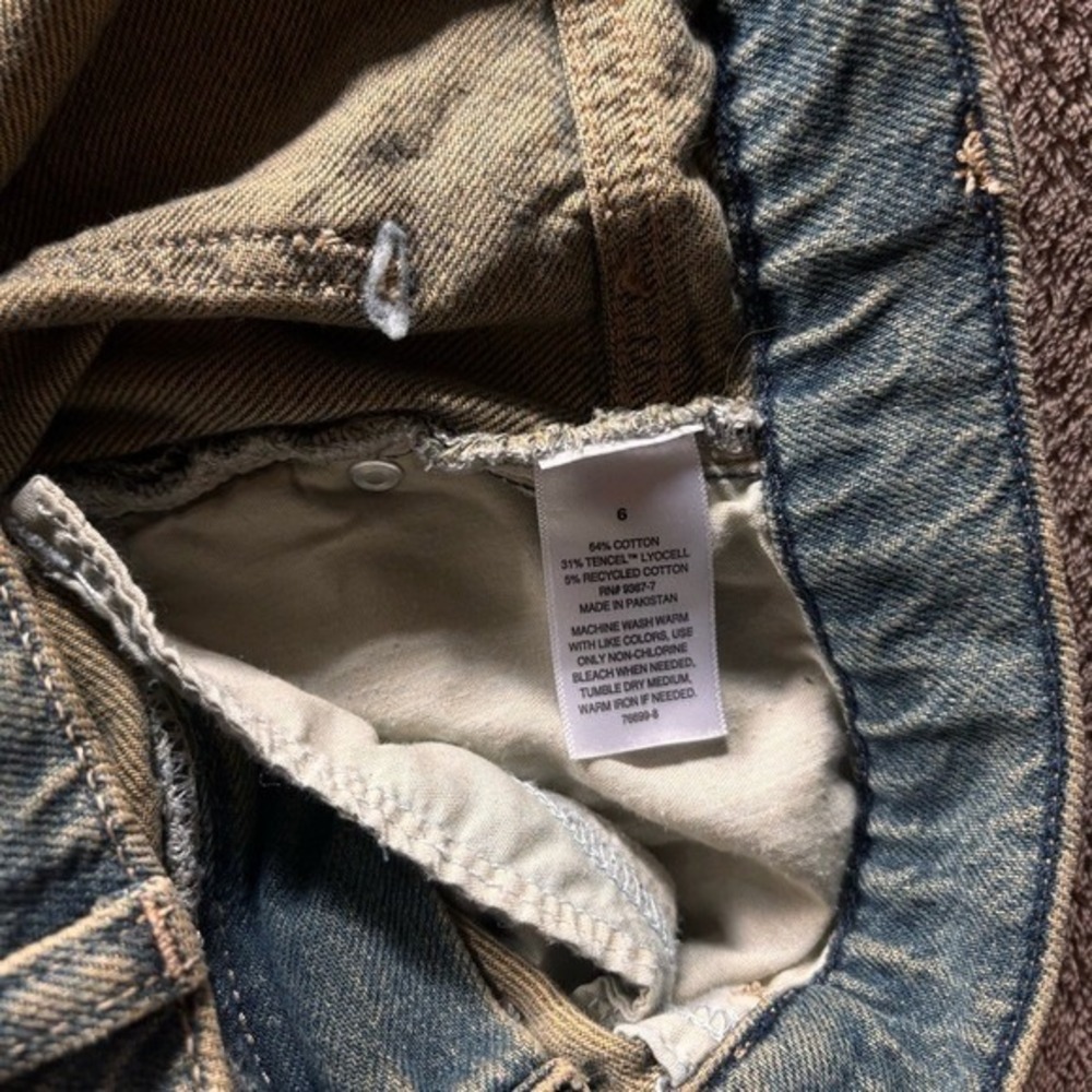 Arizona Jean Co Low RiseBaggy Jeans Size 6 Distressed Wide Leg Medium Wash Denim - Picture 11 of 11